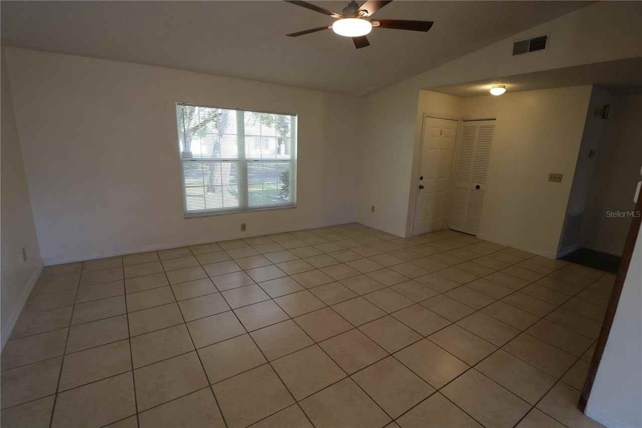 5017 Oakshire Dr - Photo 7 of 41