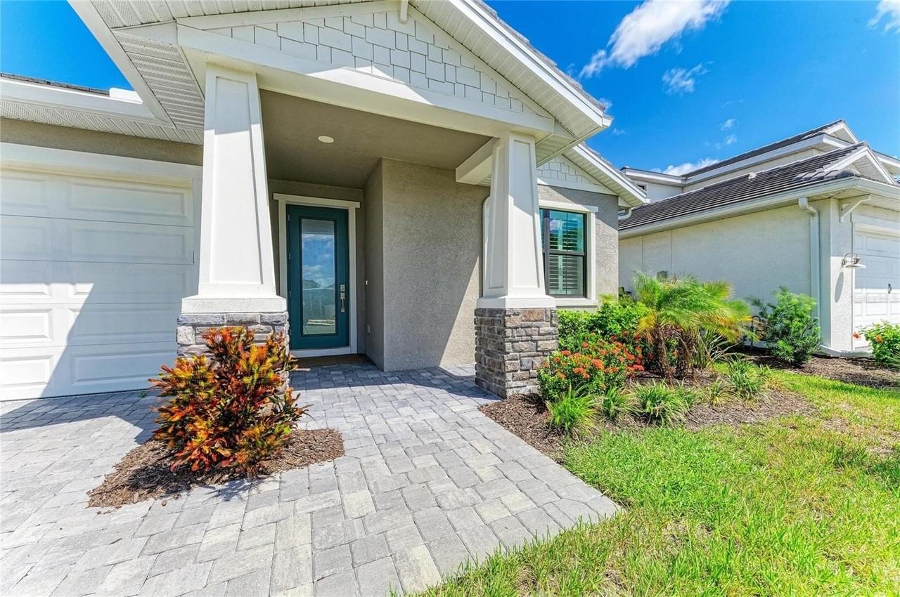18530 Midsummer Pl - Photo 4 of 50