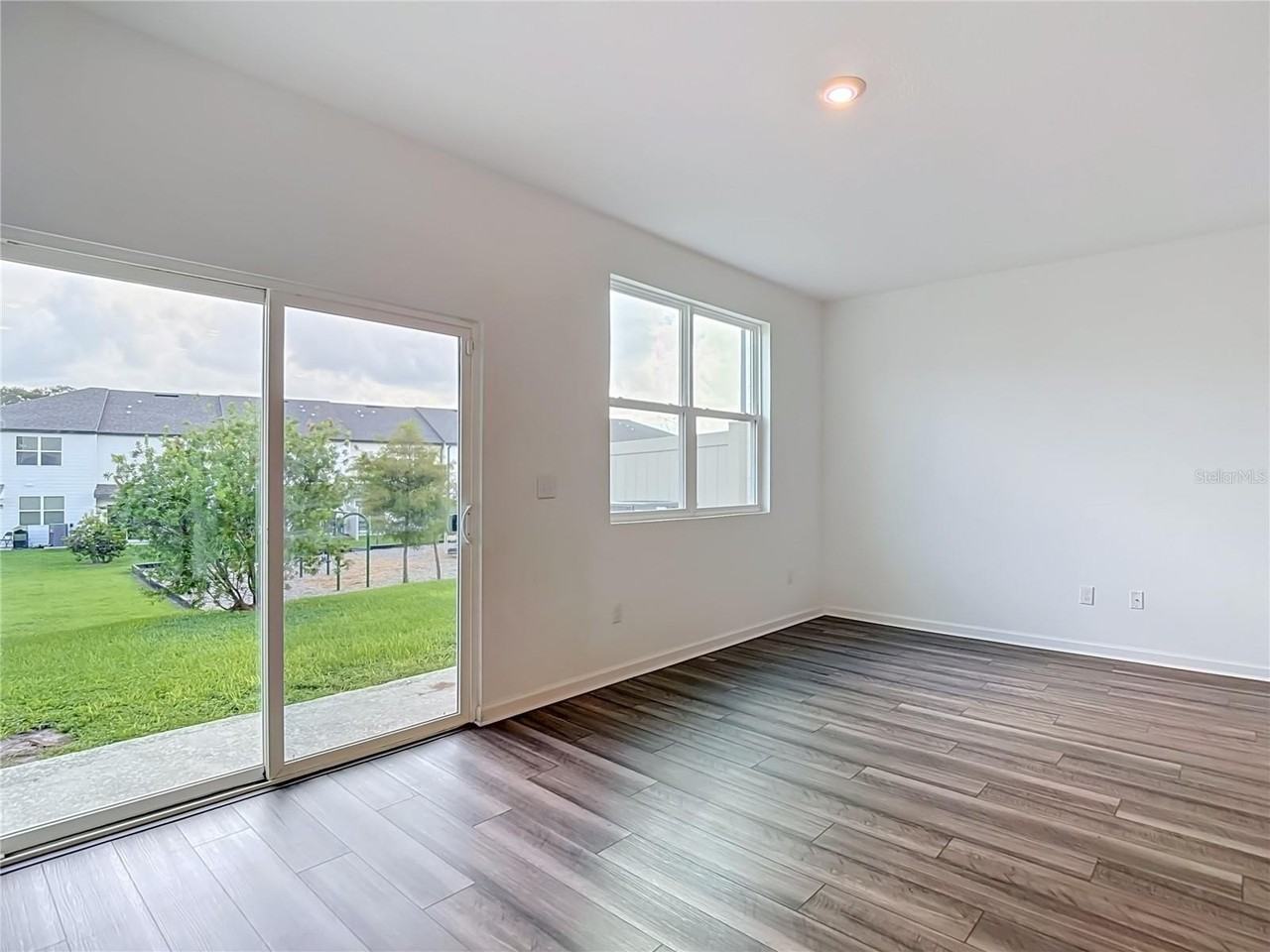 6206 Daerr Ridge St - Photo 7 of 50