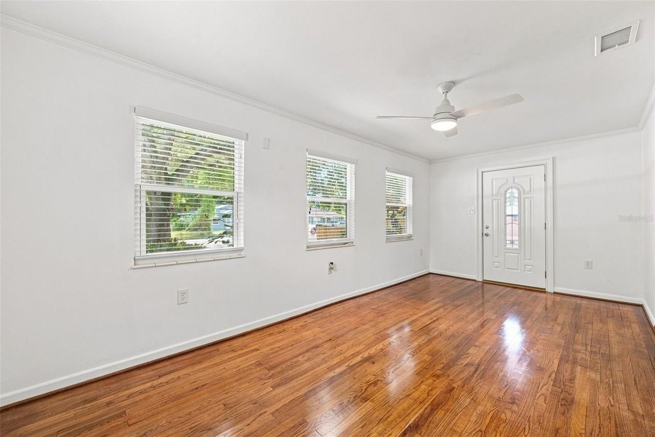 7660 54th St N - Photo 3 of 45