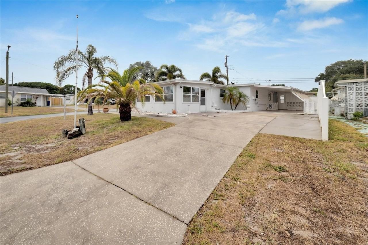 12093 104th Ln - Photo 3 of 28