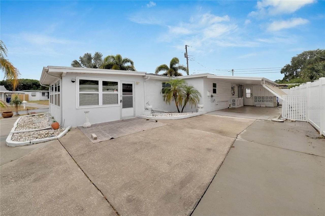 12093 104th Ln - Photo 4 of 28