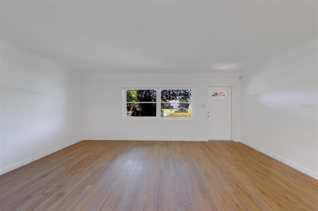 9741 52nd Ter N - Photo 3 of 50