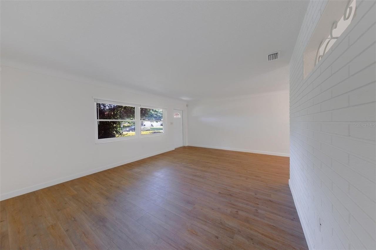 9741 52nd Ter N - Photo 5 of 50