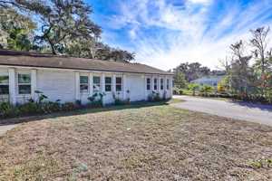 featured image of 103 N Kingsway Rd