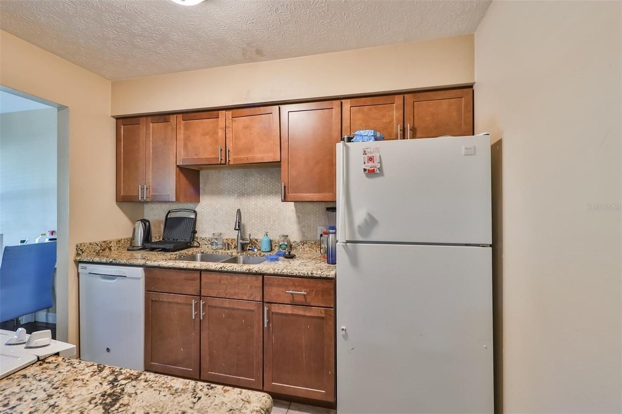 103 N Kingsway Rd - Photo 7 of 27