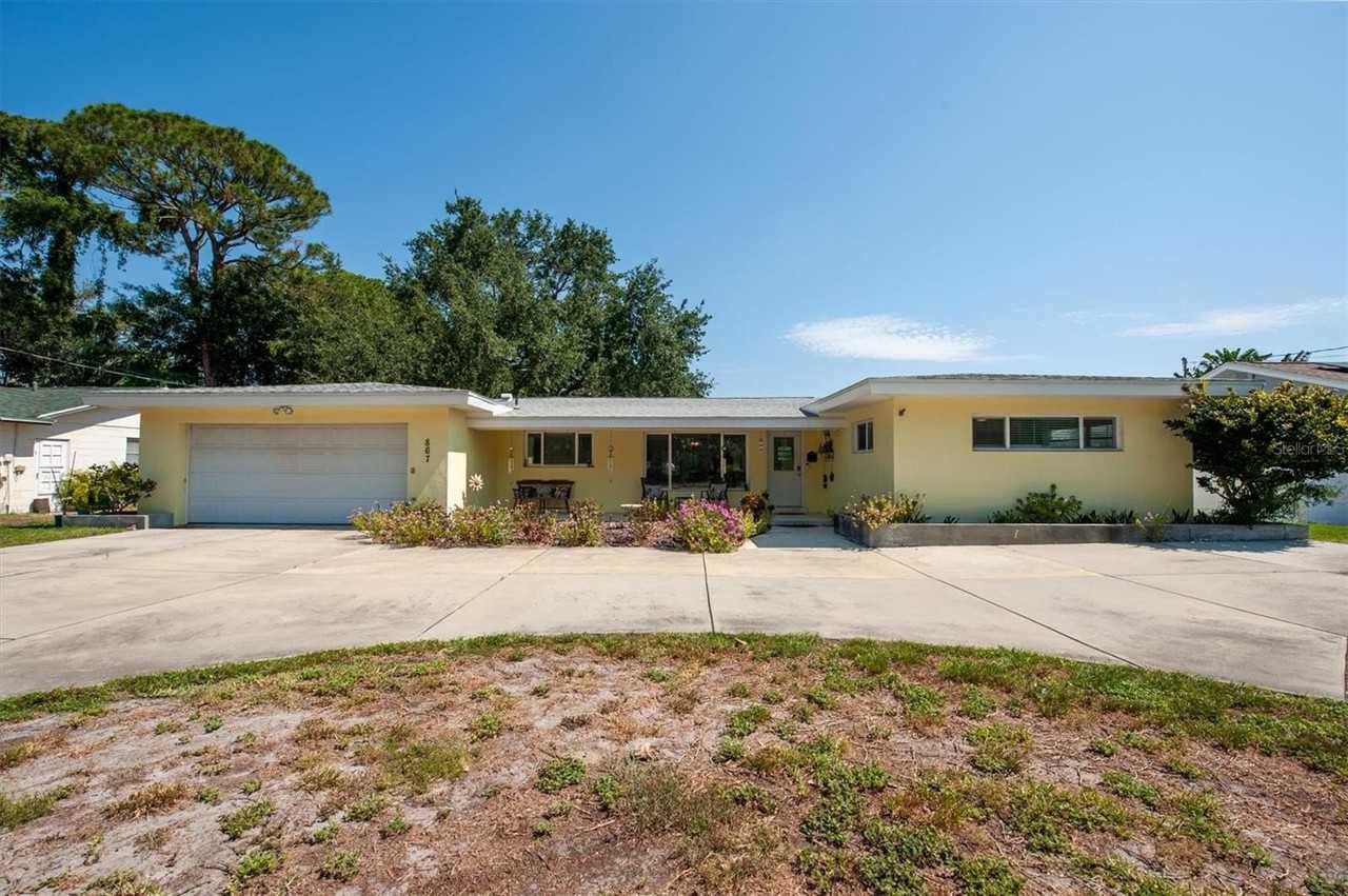 867 Pinellas Point Dr S - Photo 2 of 39