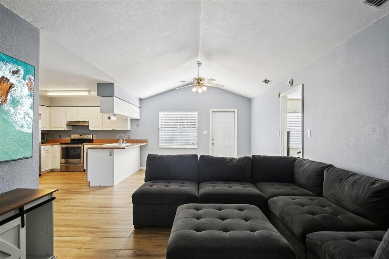 3501 W Reynolds St - Photo 5 of 32