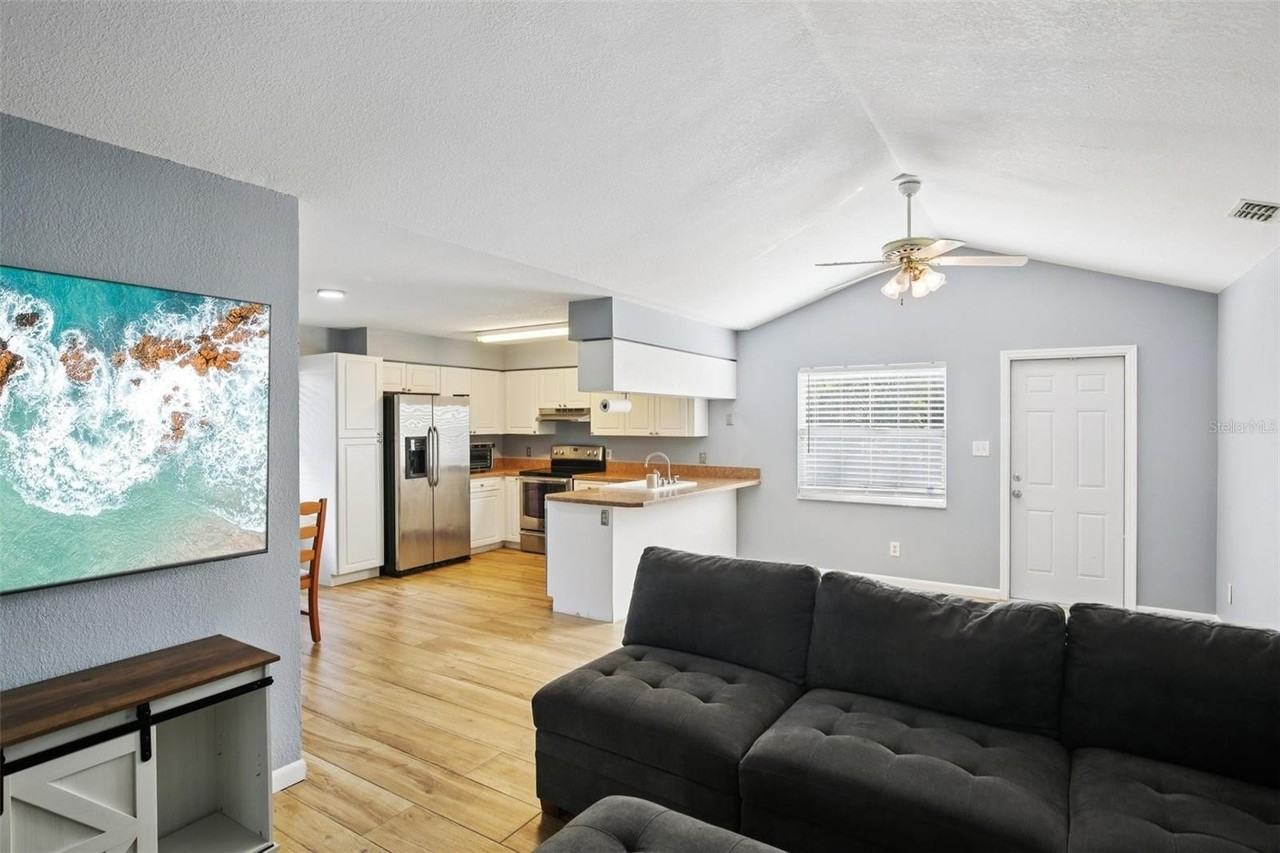 3501 W Reynolds St - Photo 6 of 32