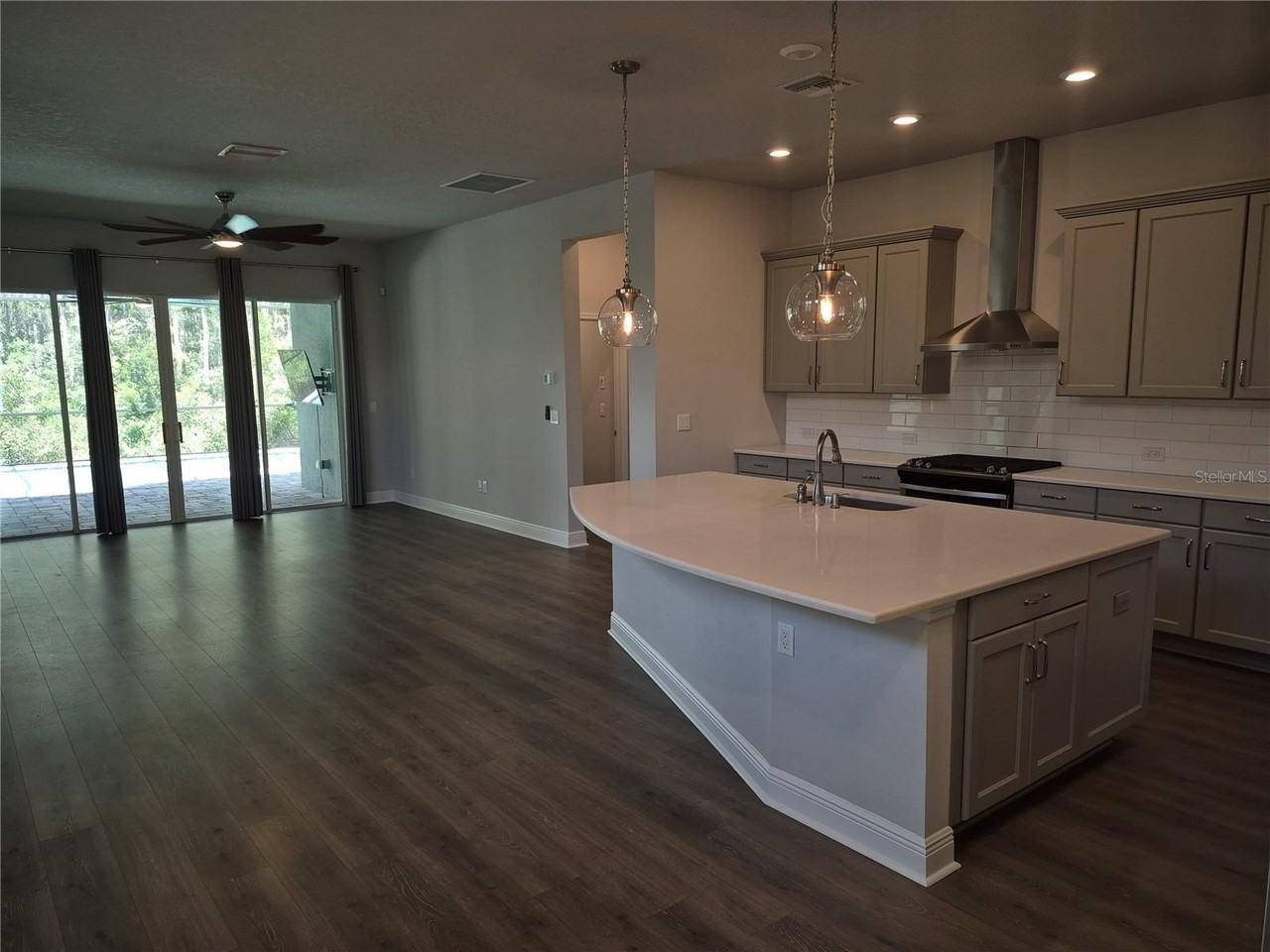 15079 Renaissance Ave - Photo 3 of 31