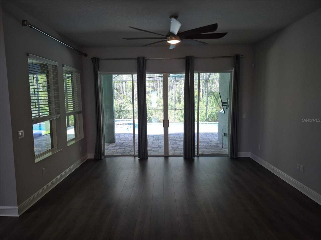 15079 Renaissance Ave - Photo 7 of 31