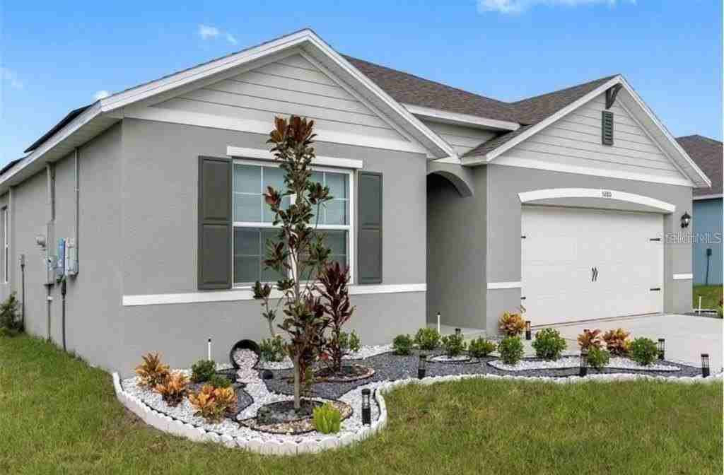 5280 Maddie Dr - Photo 2 of 8