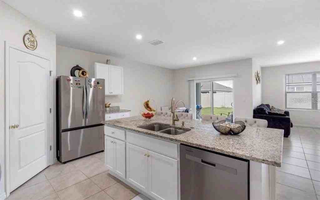 5280 Maddie Dr - Photo 3 of 8