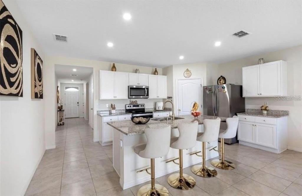 5280 Maddie Dr - Photo 4 of 8