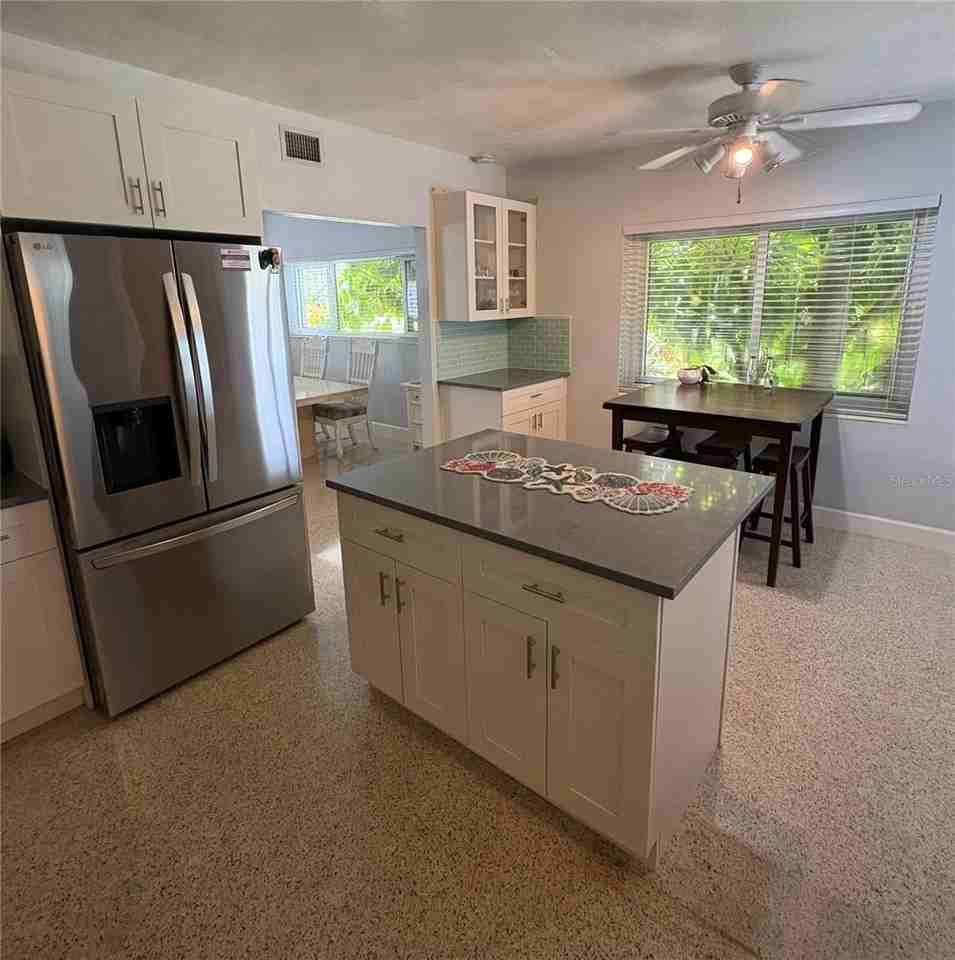 1339 Royal Palm Dr S - Photo 3 of 14
