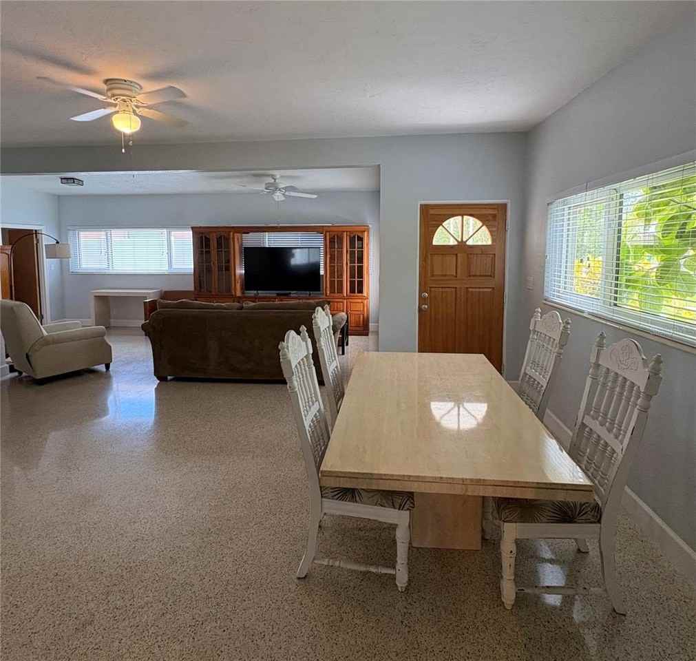 1339 Royal Palm Dr S - Photo 4 of 14