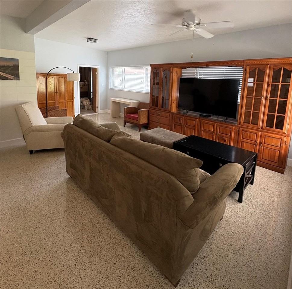 1339 Royal Palm Dr S - Photo 5 of 14