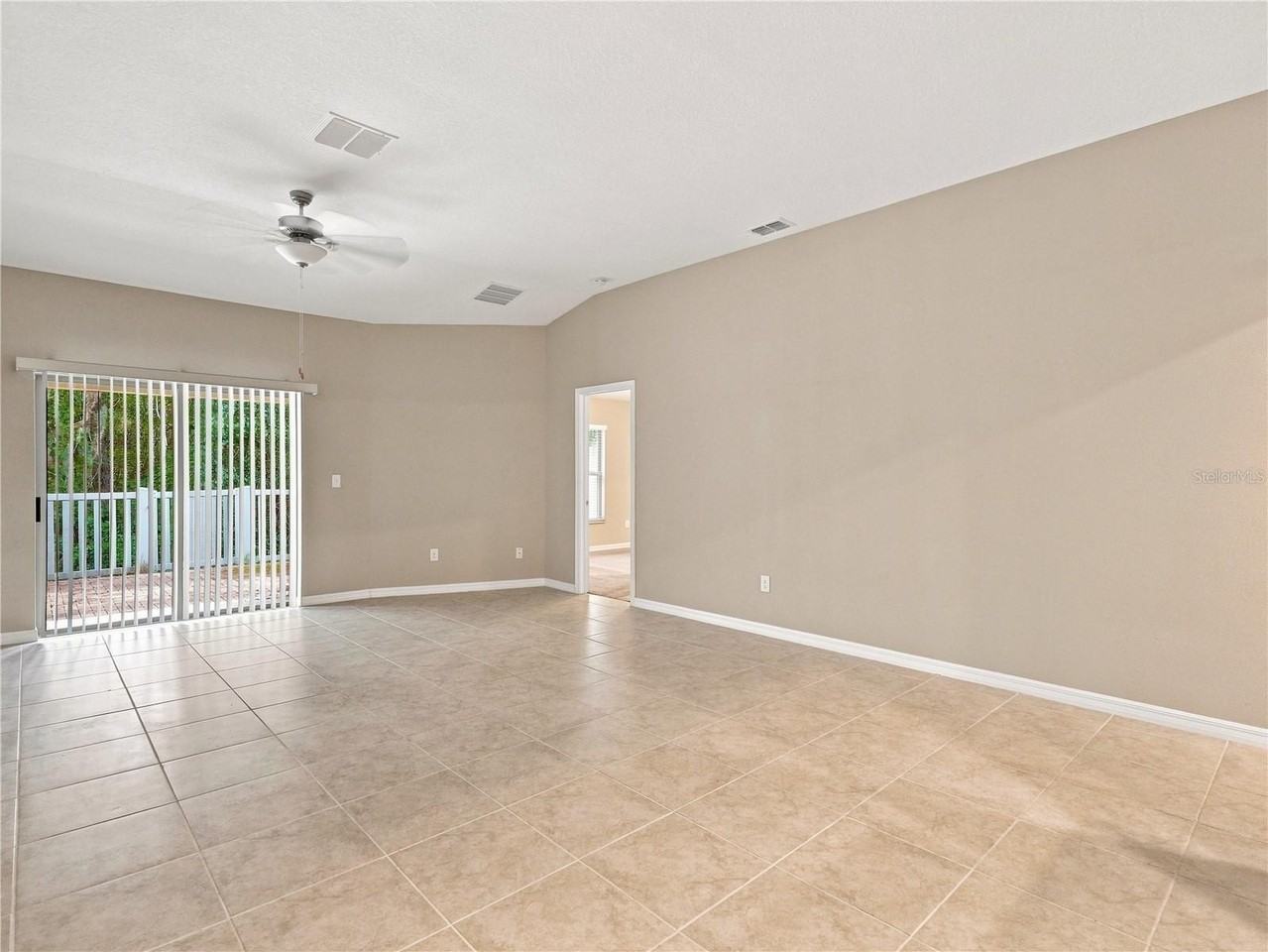 13432 Crest Lake Dr - Photo 4 of 29