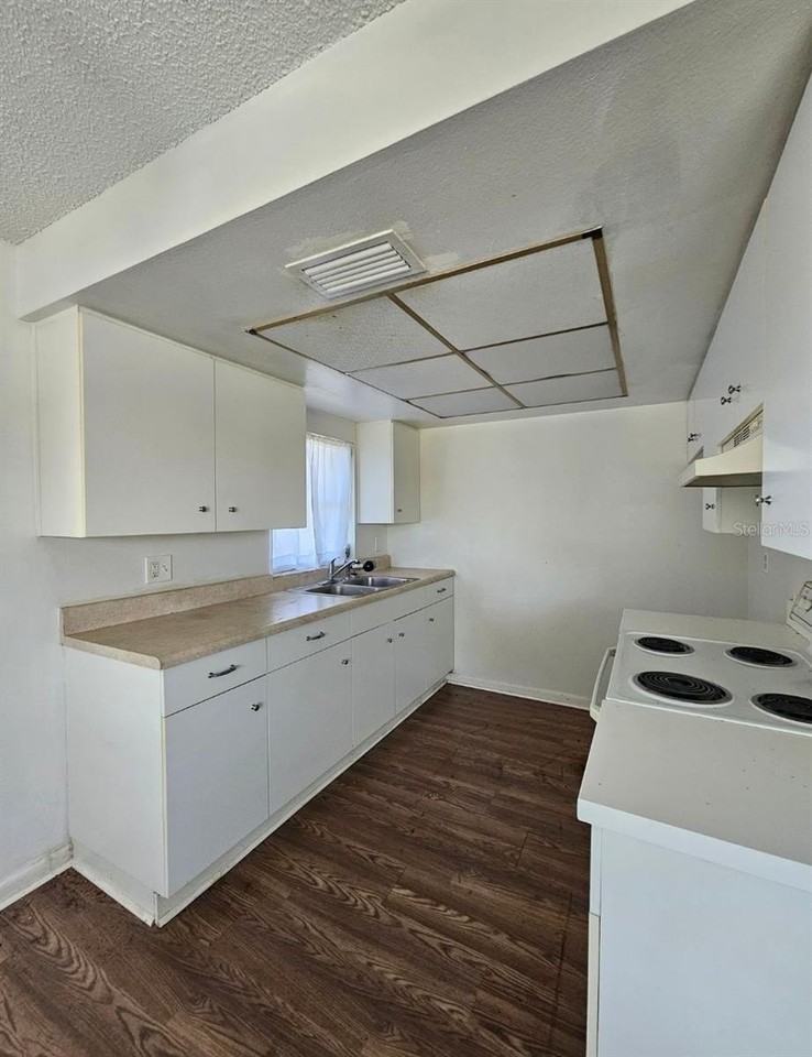 209 Nw Jefferson Cir N #13 - Photo 7 of 13