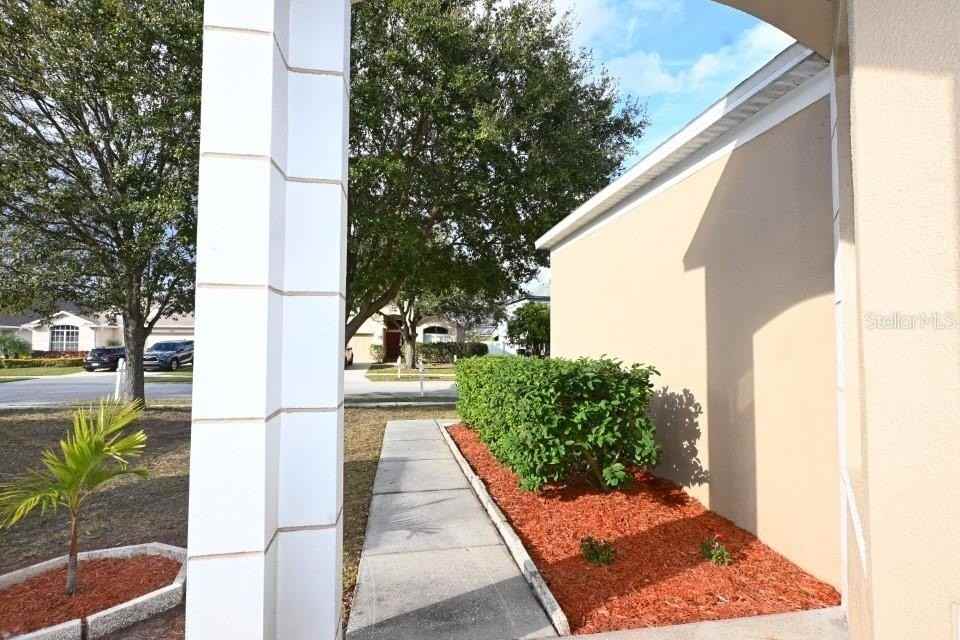 24852 Portofino Dr - Photo 3 of 19