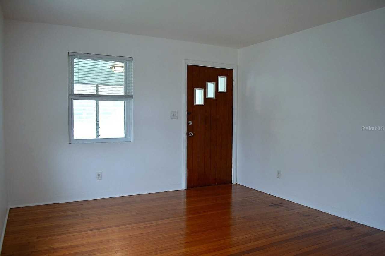 1401 34th Ave N - Photo 3 of 23