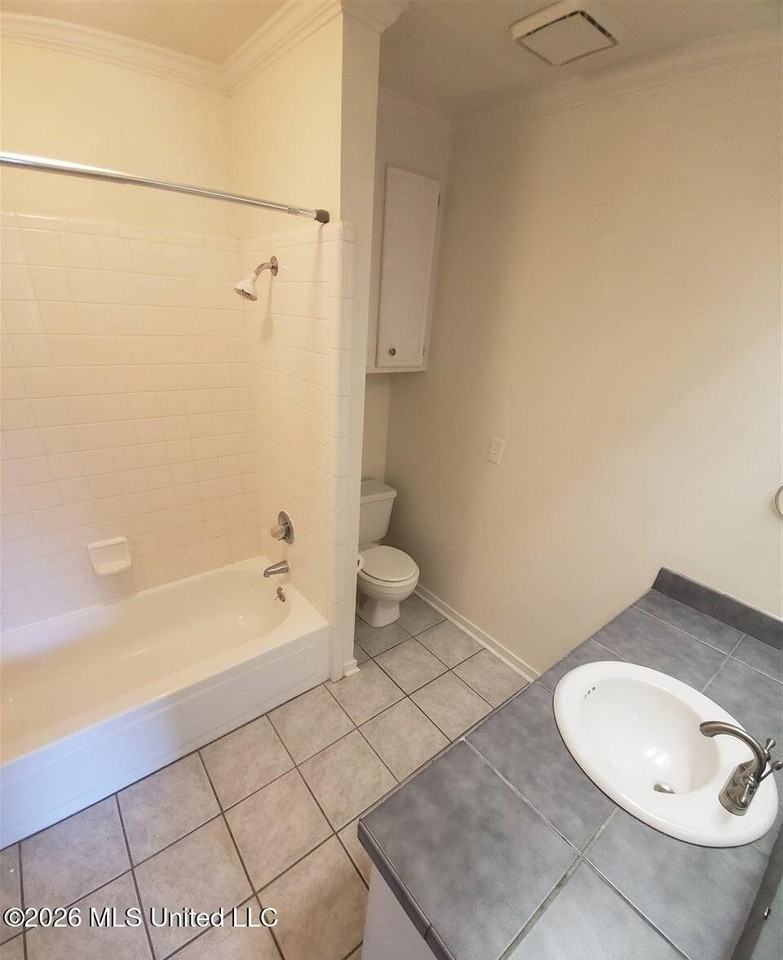 208 Foxwood Cv - Photo 6 of 12