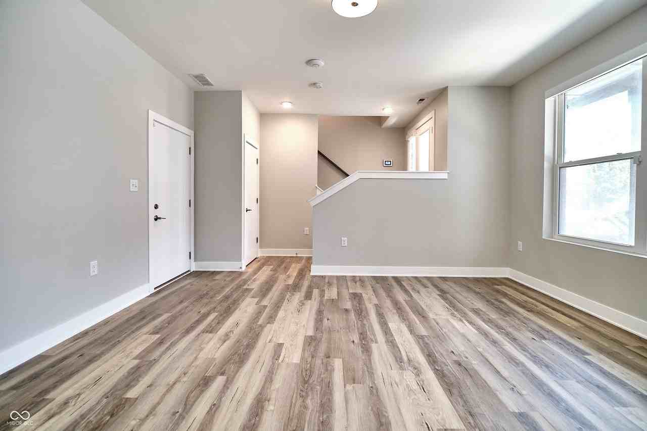 1856 Mcquat Pl - Photo 7 of 50
