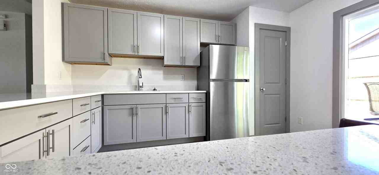 8421 Banyan Ln - Photo 7 of 22