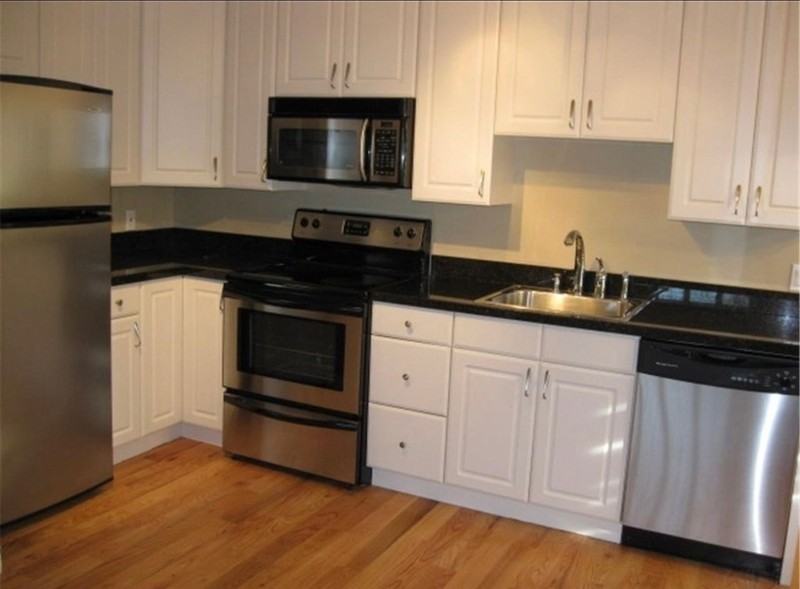 203 E 3rd Ave - Photo 4 of 16