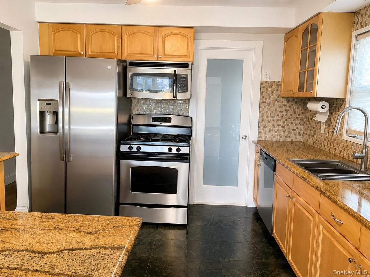 541 E Park Ave #1stFL - Photo 7 of 18