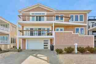416 W Bay Dr - Photo 1 of 1