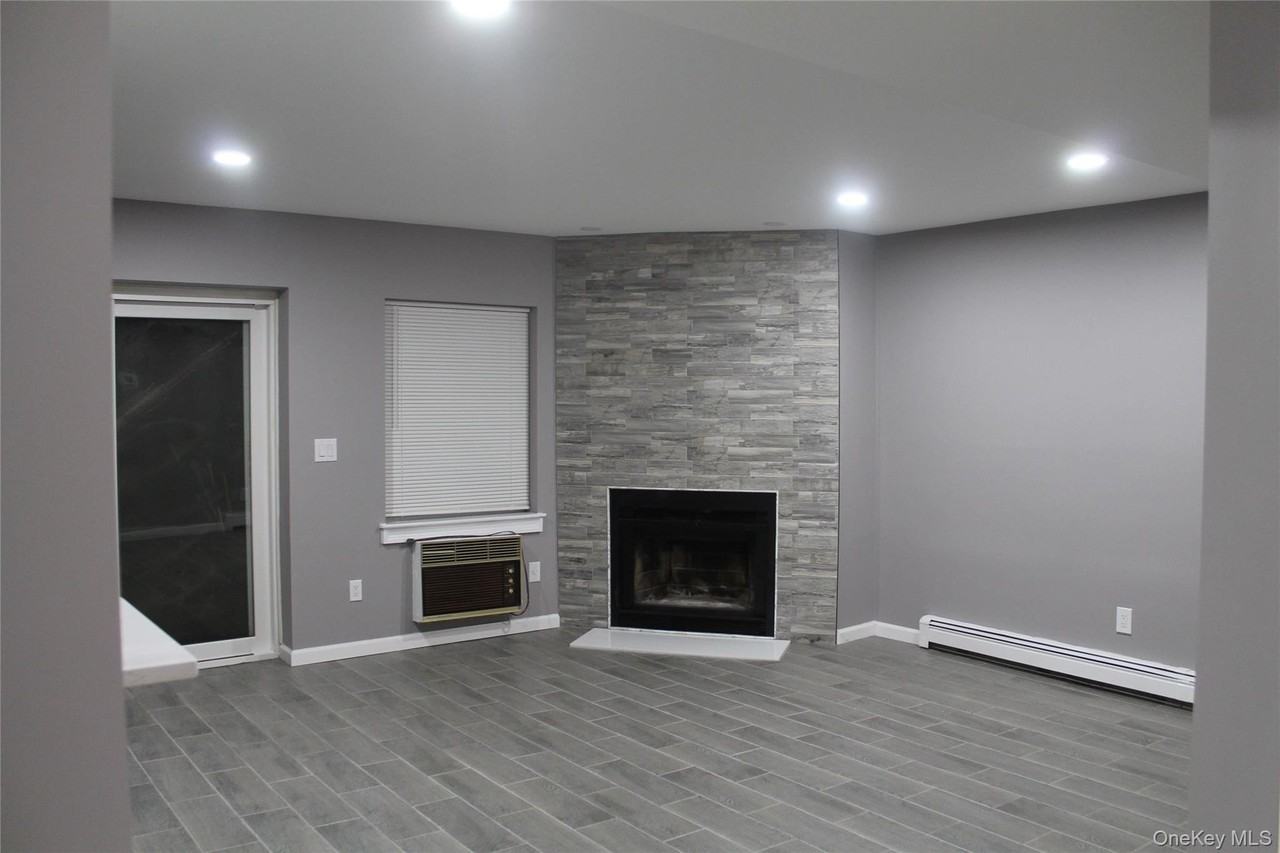 12 Lexington Hl #7 - Photo 5 of 25