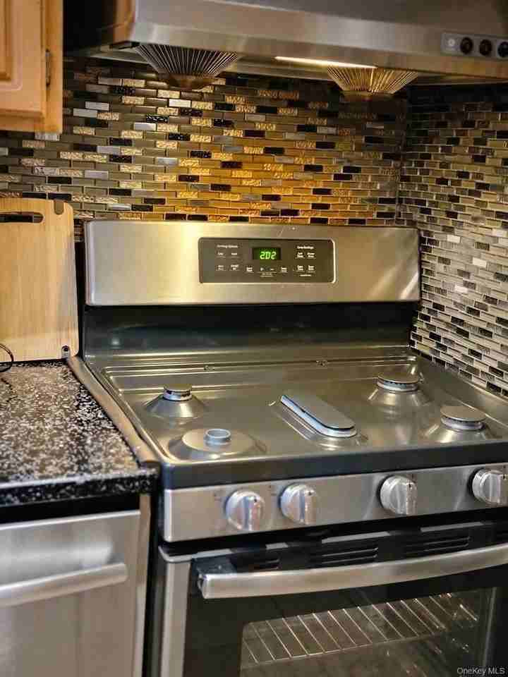7415 255th St #B2 - Photo 4 of 9