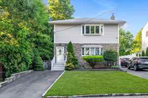 featured image of 49 Neulist Ave #2ndFL