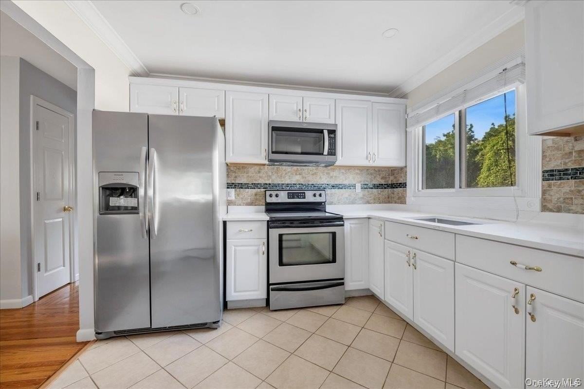 49 Neulist Ave #2ndFL - Photo 7 of 16
