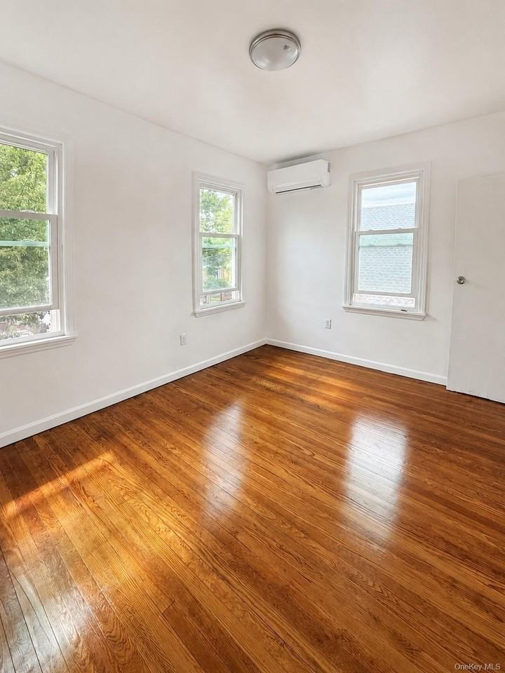 826 Wilcox Ave #2 - Photo 4 of 6