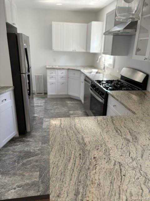 424 Sweezy Ave - Photo 5 of 10
