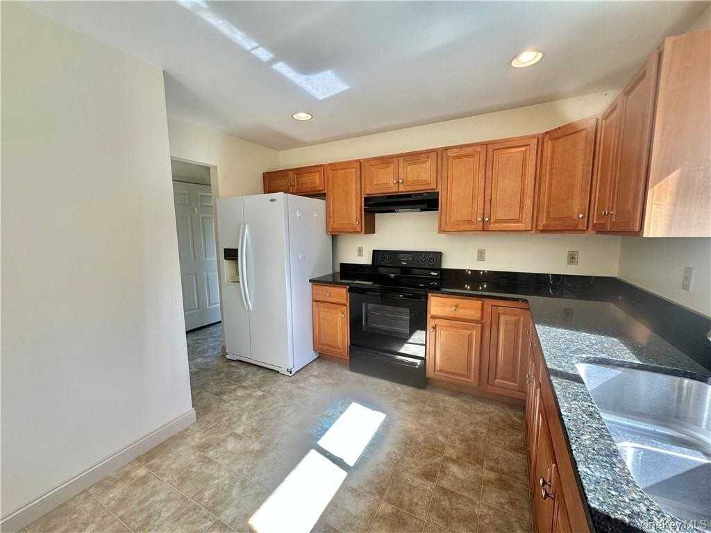 2 Bel Air Dr #1 - Photo 6 of 30