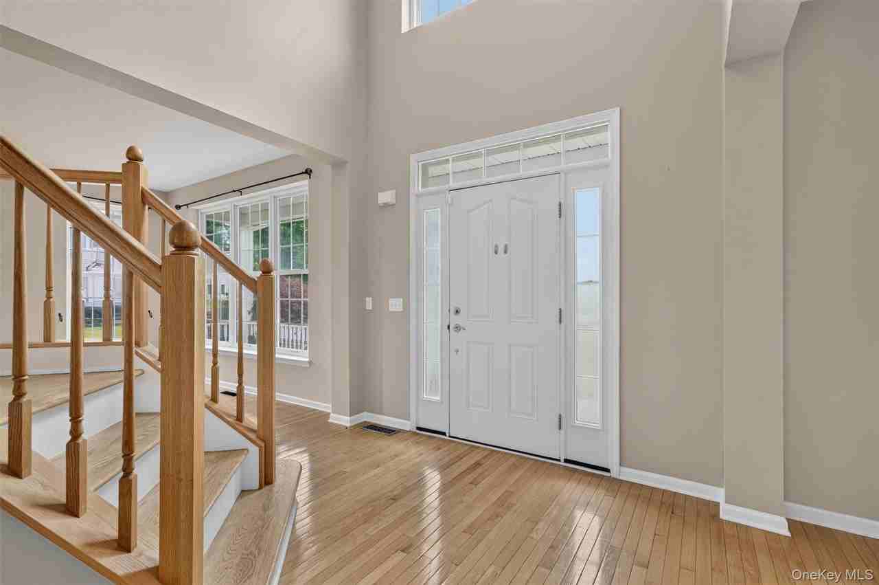 5 Oldwyck Cres - Photo 5 of 50