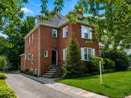 featured image of 59 Essex Rd