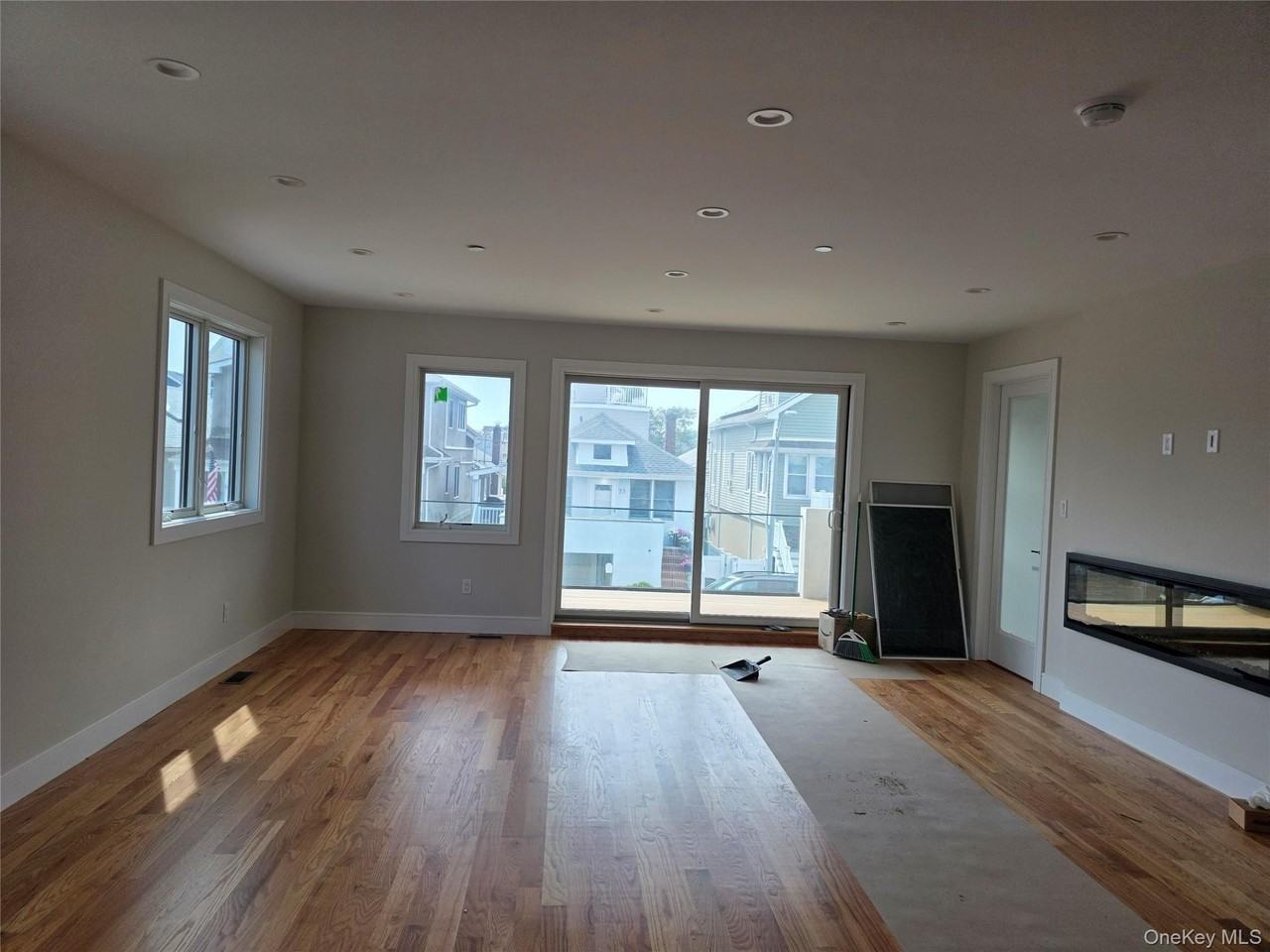 72 Ohio Ave - Photo 4 of 9