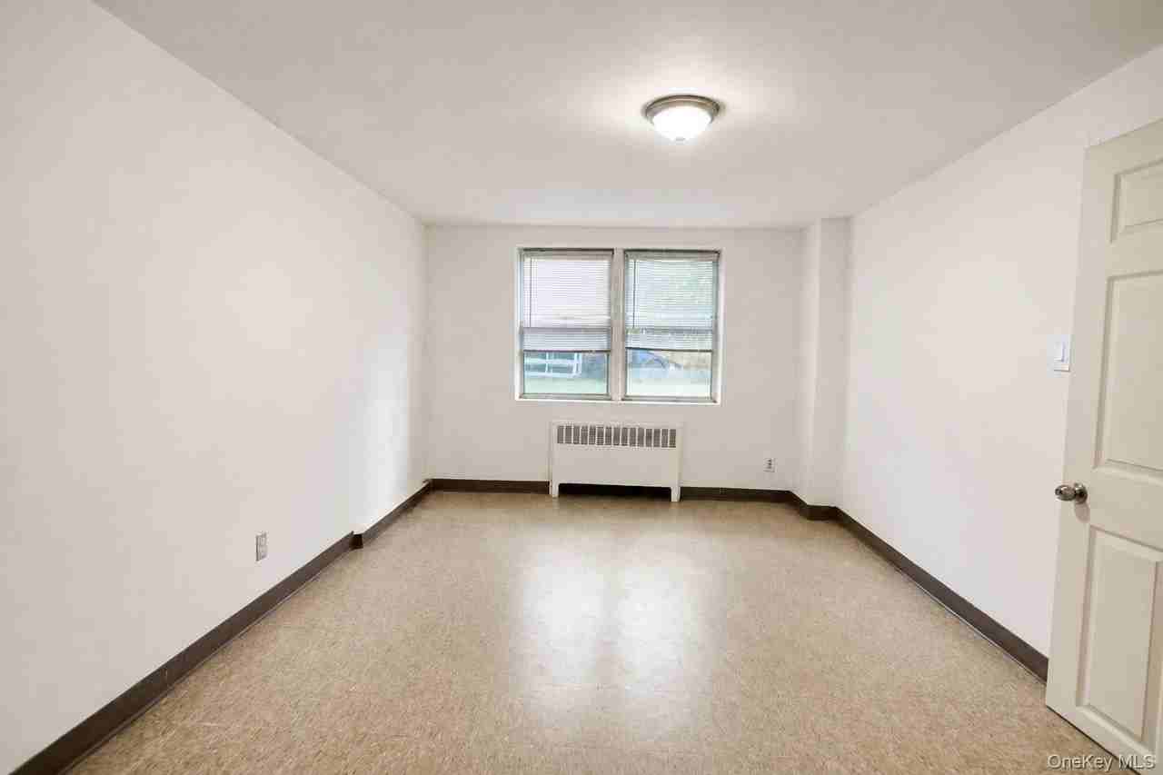 325 Shore Rd #C - Photo 4 of 16