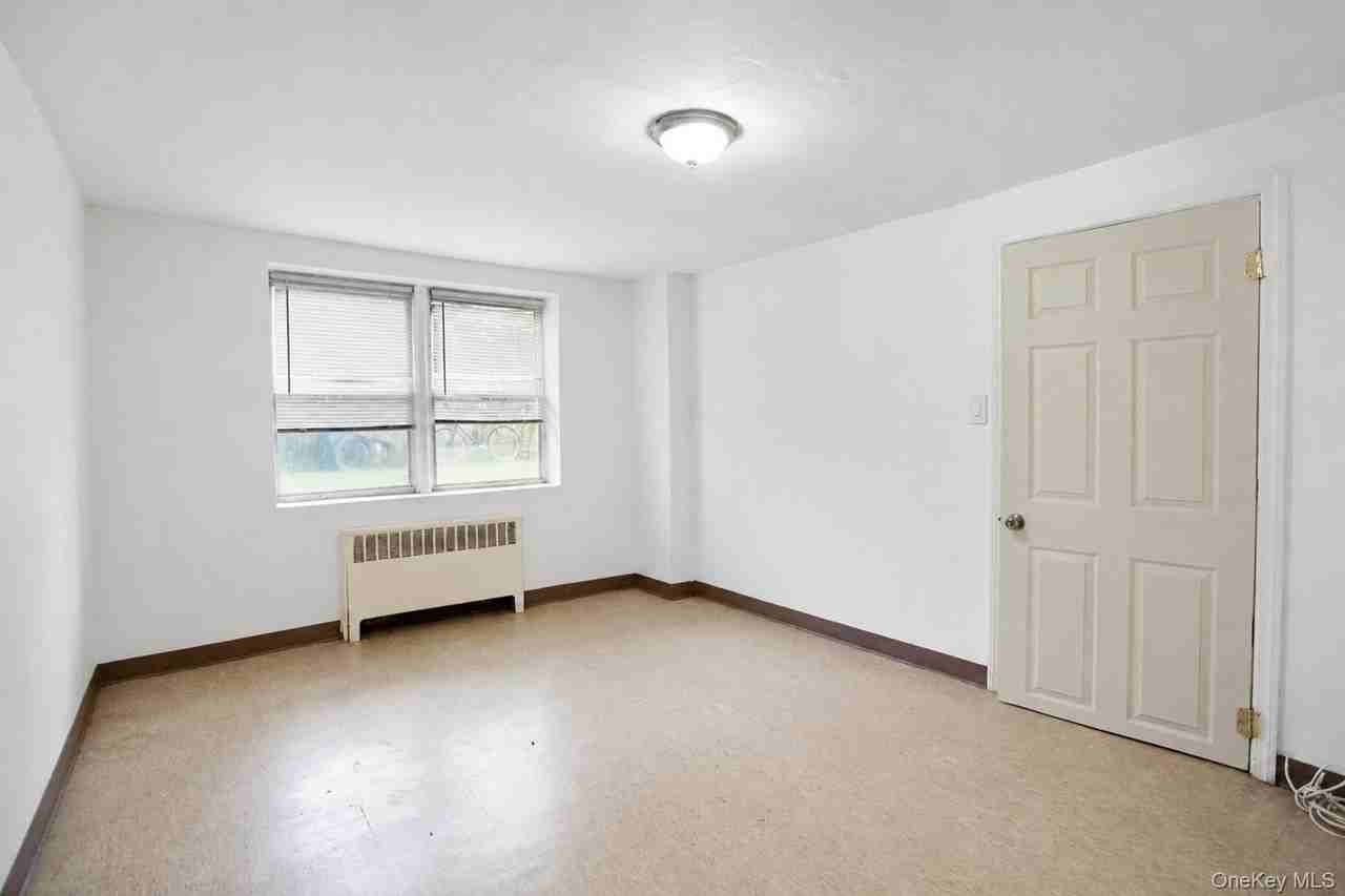 325 Shore Rd #C - Photo 5 of 16