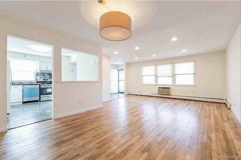 8833 Ransom St - Photo 4 of 4