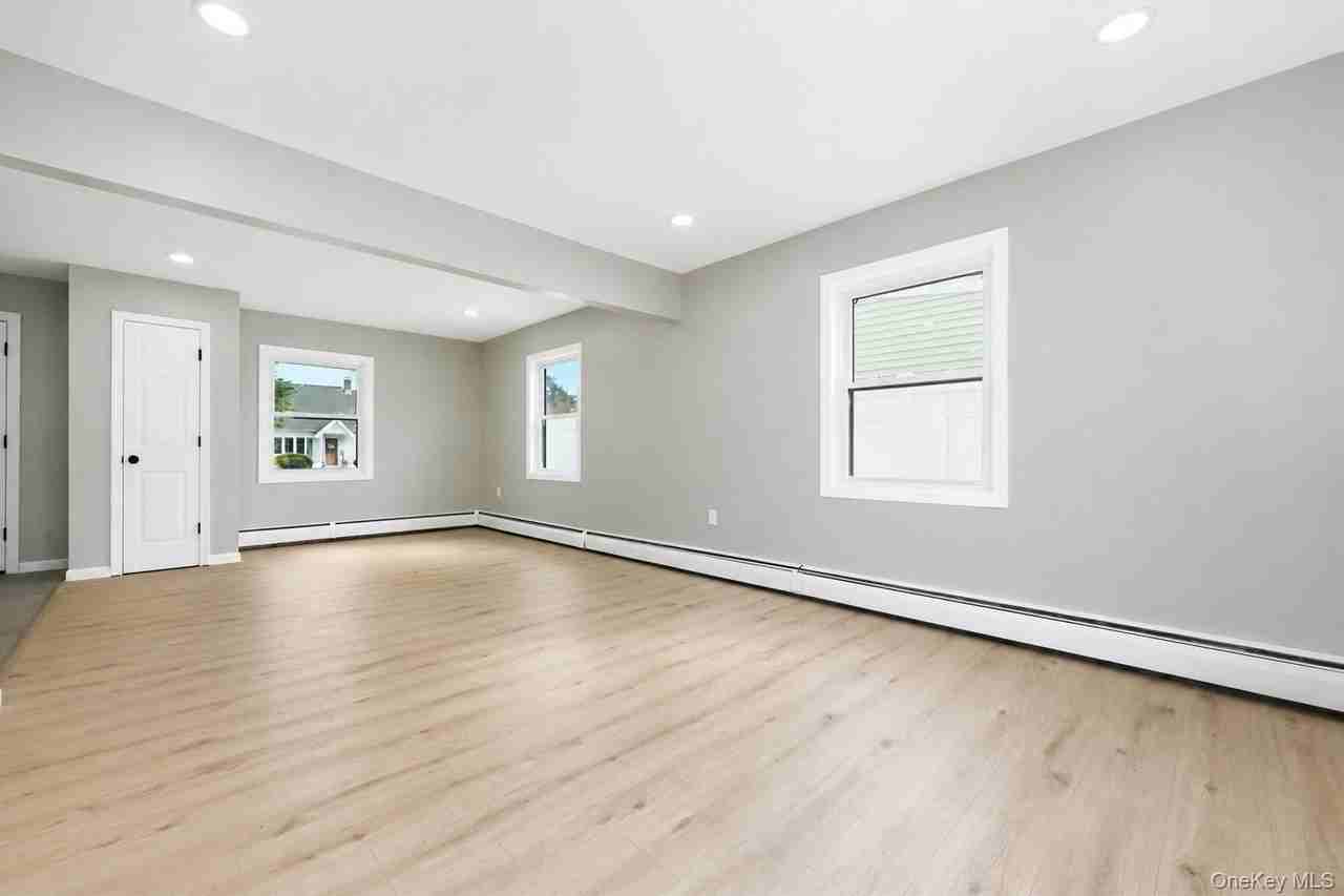 24 Crag Ln - Photo 7 of 25