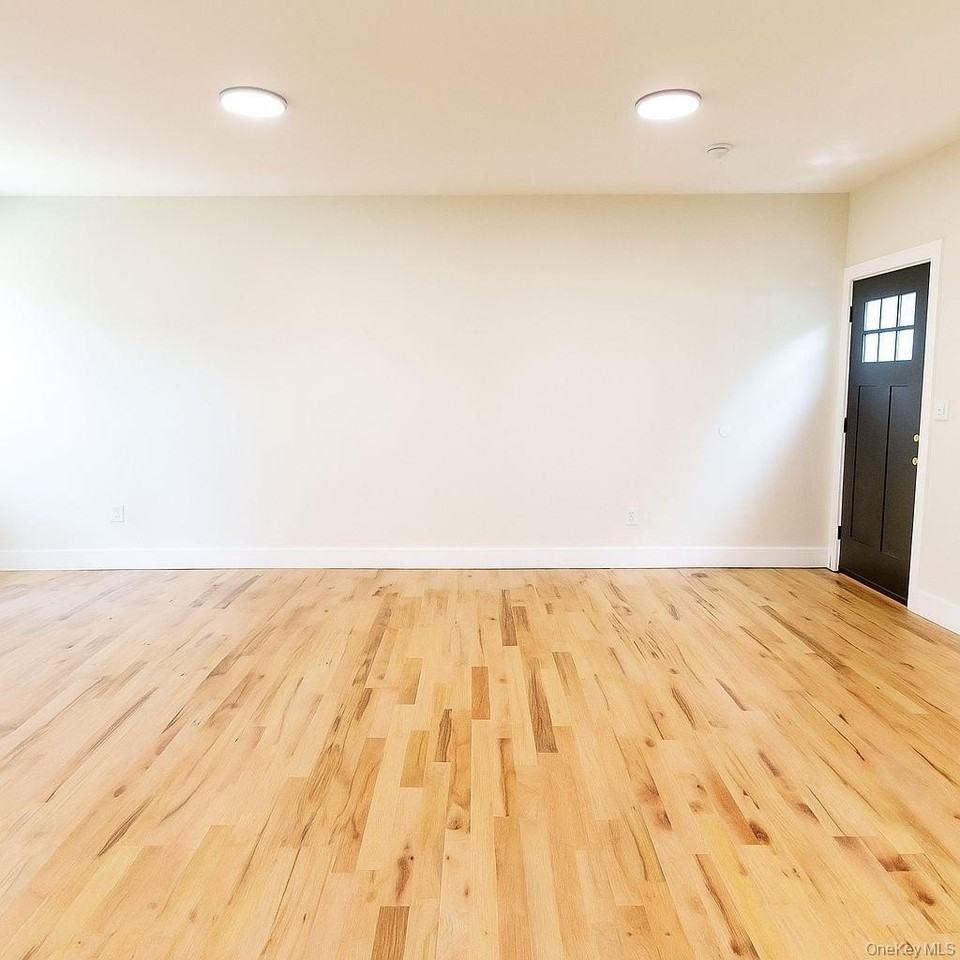 328 Columbia St #1 - Photo 4 of 15