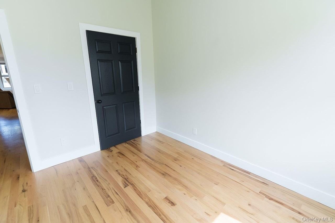 328 Columbia St #1 - Photo 7 of 15