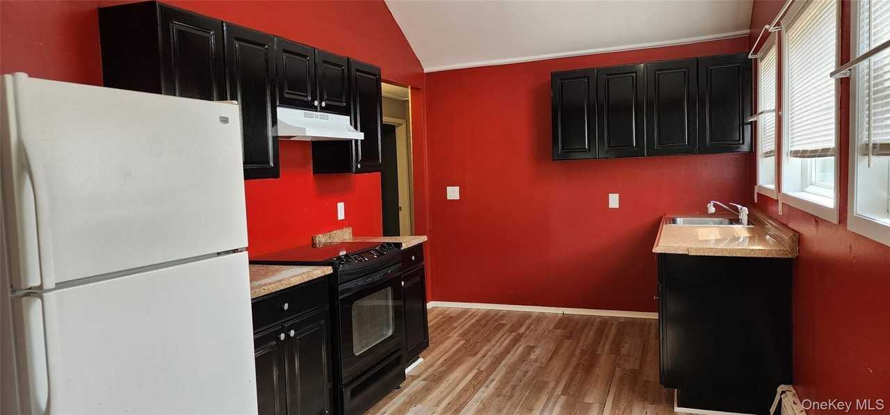 79 Hemlock Dr - Photo 6 of 12