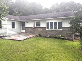 featured image of 18 Robin Hill Dr
