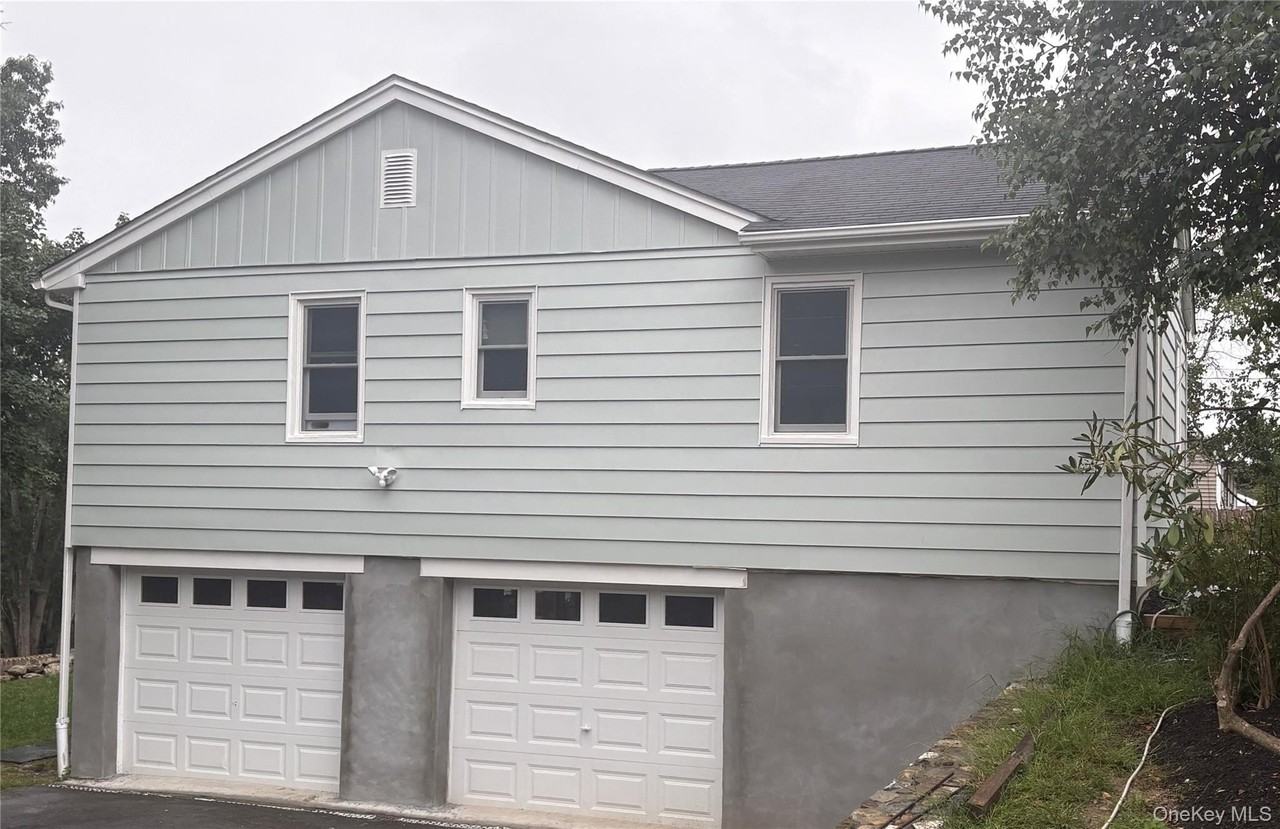 18 Robin Hill Dr - Photo 3 of 20